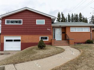 903 15th St NW, Mandan, ND 58554
