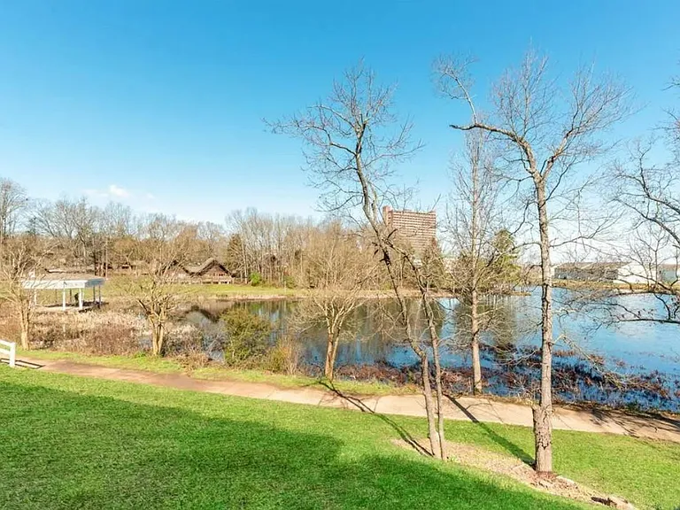 4015 Fenworth Ct — Photo 29