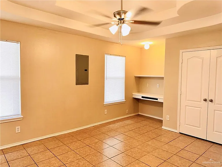 2105 W Western Dr #2 — Photo 9