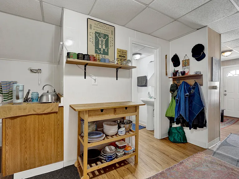 2919 N Seeley Ave #CH2 — Photo 4