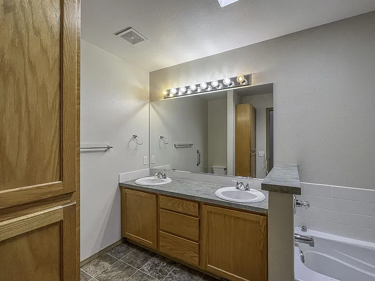 6721 135th St E — Photo 15