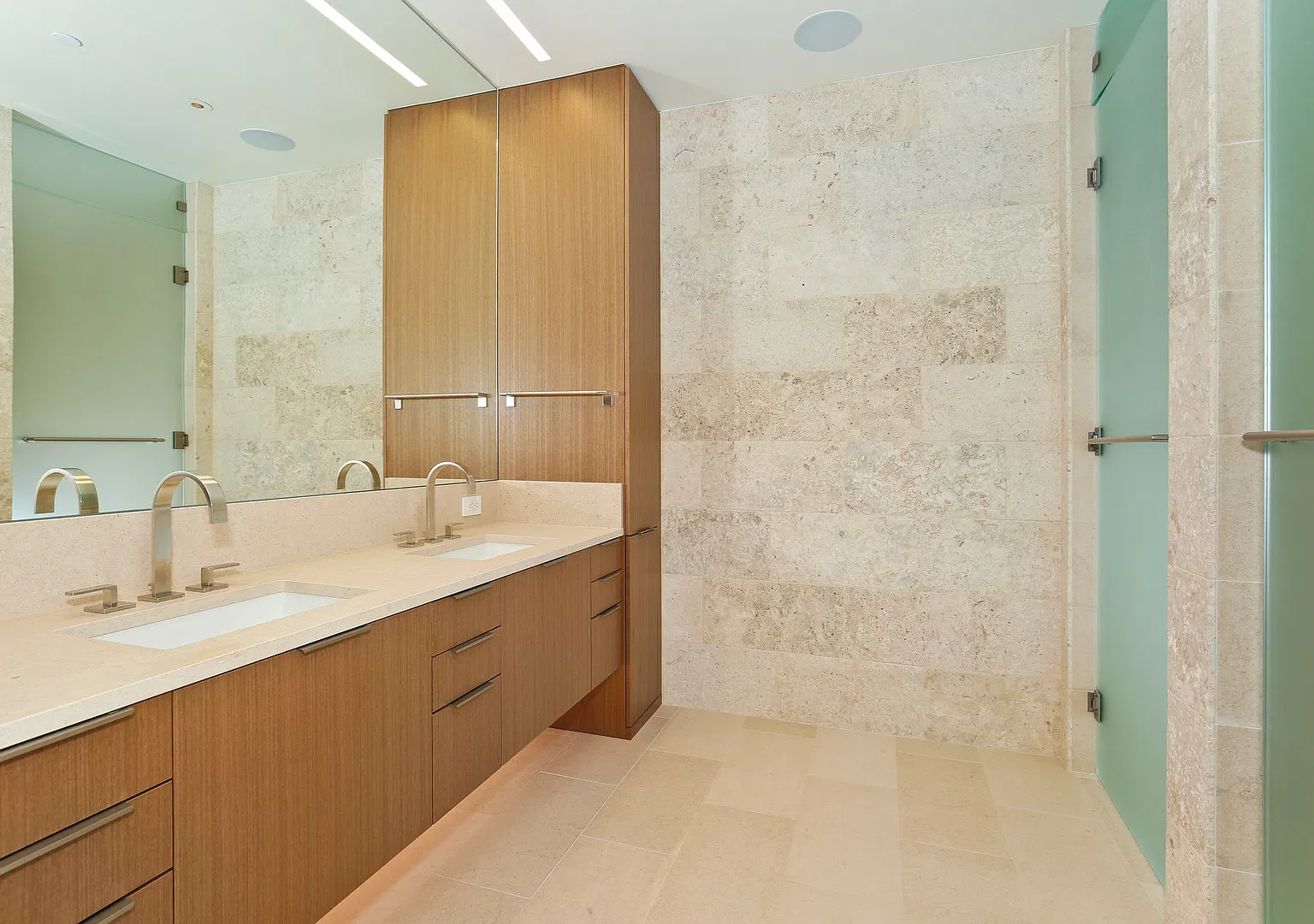 Resort Living in the Heart of Honolulu - Park Lane — Photo 4