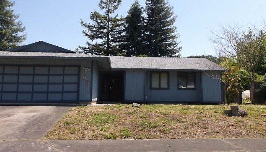 2nd image of 19447 SW Sharoaks Dr