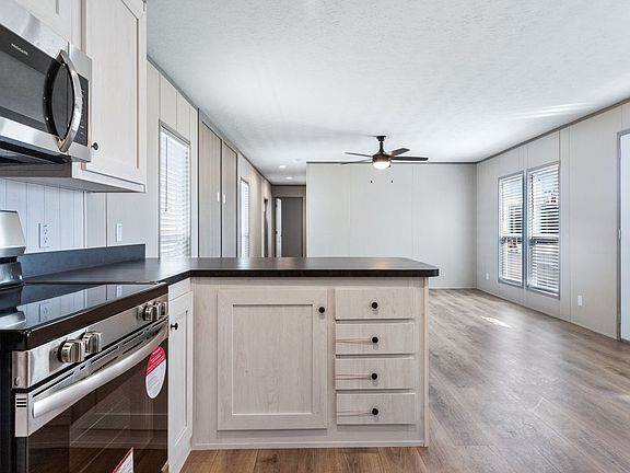 2nd image of 1100 Martin Ave