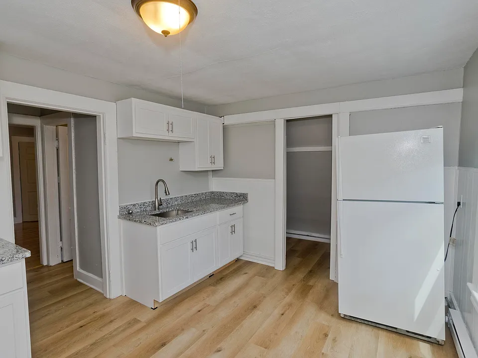 21 Wendell Pl #3