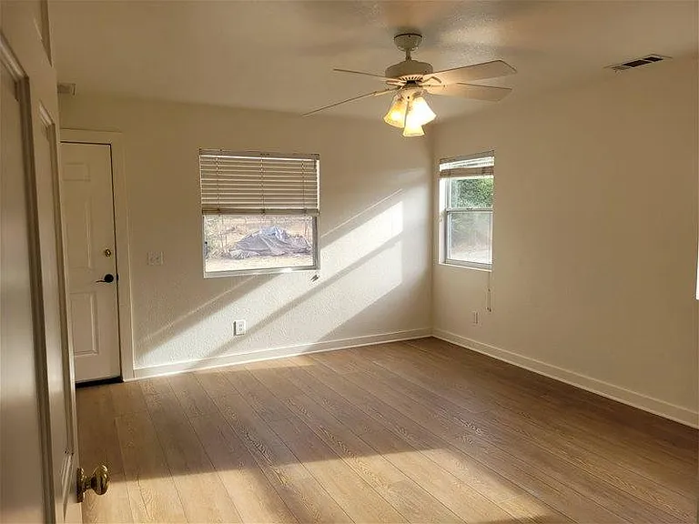 17205 Oak Rd — Photo 3