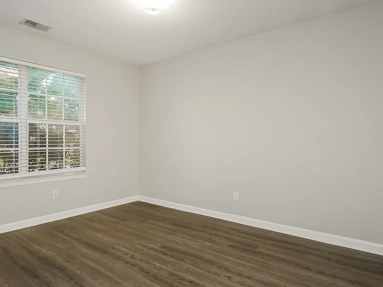 1481 Lawson Dr — Photo 12