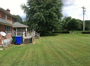 302 Autumn Cir, Suffolk, VA 23434