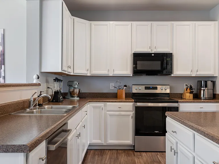 636 Wolfeboro Ln — Photo 16