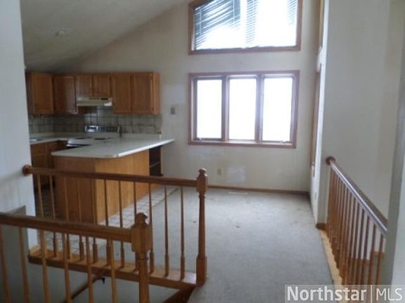 4th image of 2355 Highwood Ave E