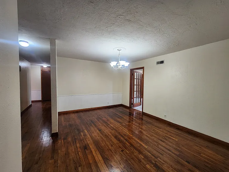 255 S 8th St — Photo 3