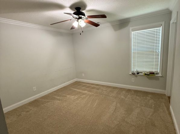 102 Amherst St, Kathleen, GA 31047
