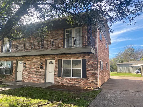 1710 N Travis St #1710 Photo 1