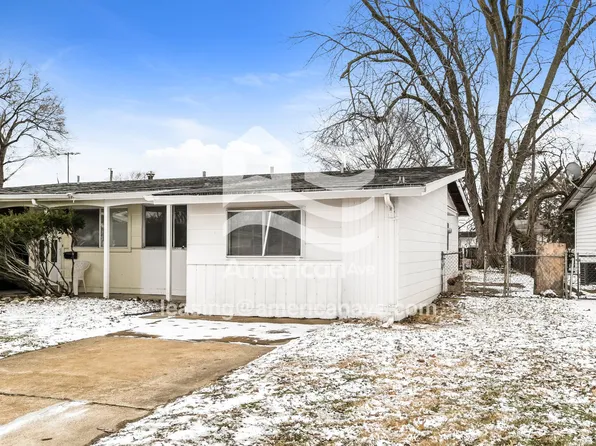 690 Loyola Dr, Florissant, MO 63031