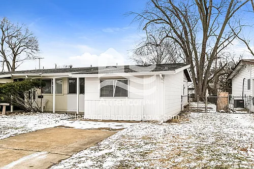 690 Loyola Dr Photo 1