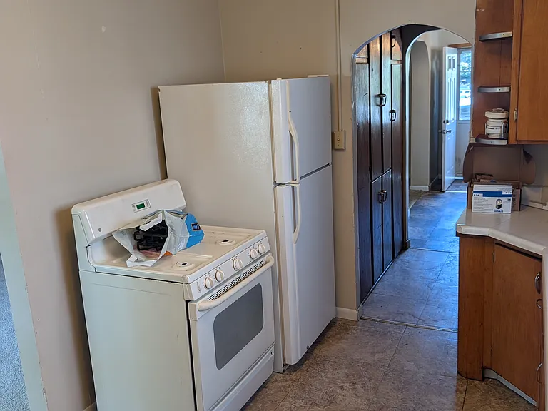 1417 Lynn St — Photo 2