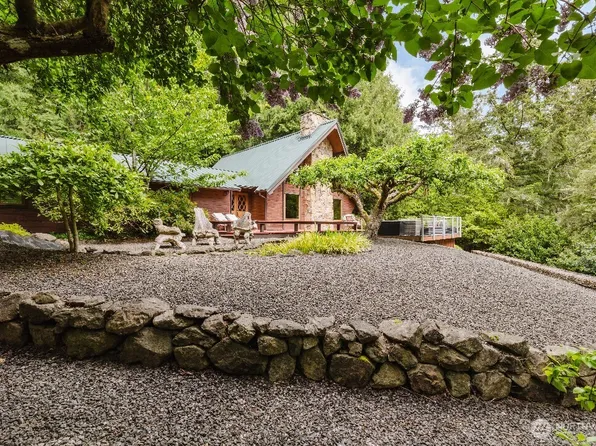 6350 Lariat Loop, Bainbridge Island, WA 98110
