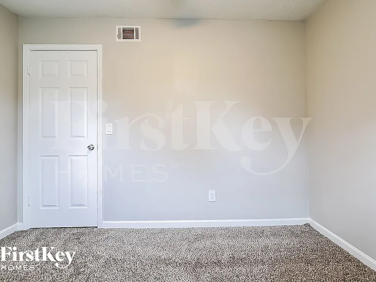 2592 Chippewa Ct — Photo 10