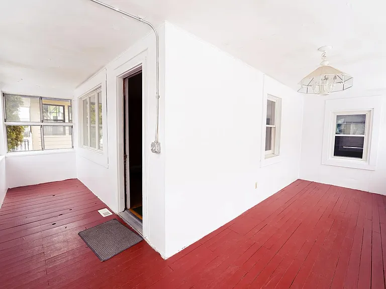 1034 Milton St N — Photo 1