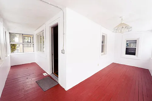 1034 Milton St N Photo 1