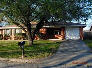 1103 S Carlton St, Ennis, TX 75119