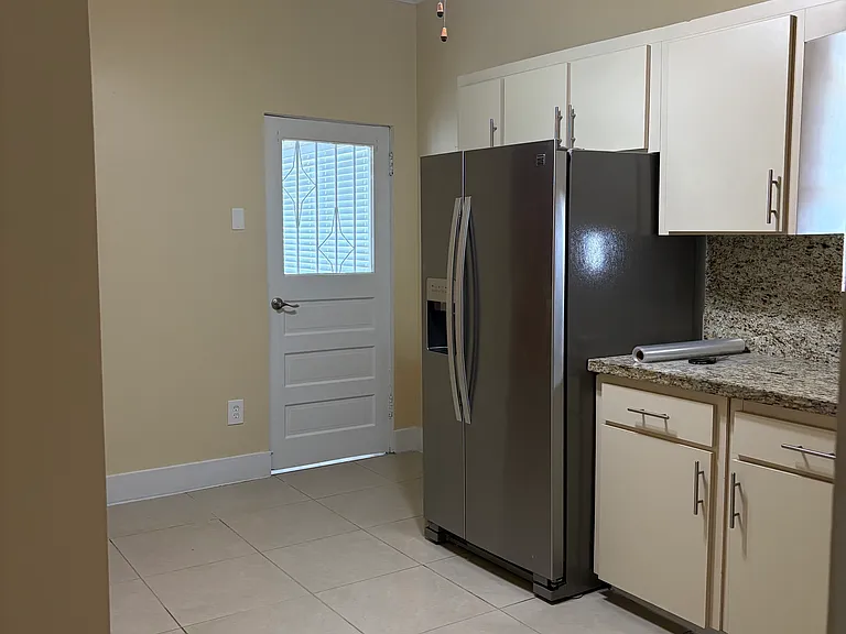 3070 SW 14th St — Photo 8
