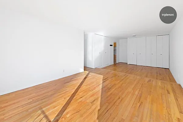 Rented by Triplemint | media 13