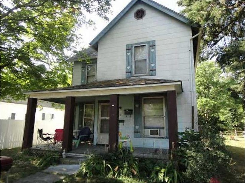 1st image of 636 E Washington St