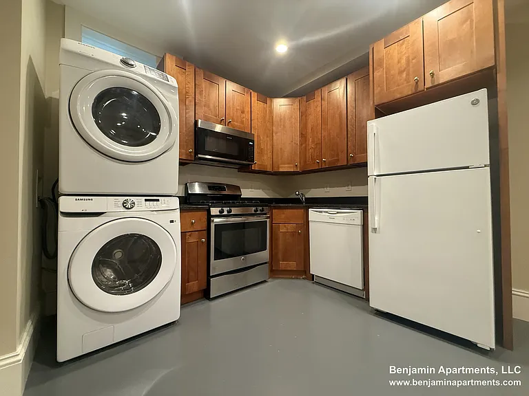 36 High St #2B — Photo 2