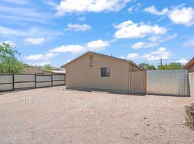 1107 W Sonora St
