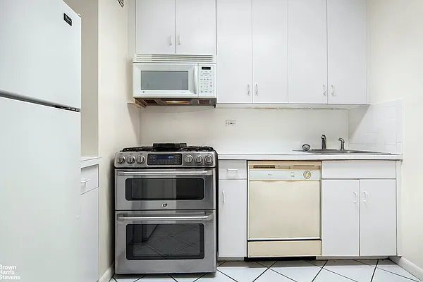 Sold by Brown Harris Stevens | media 6