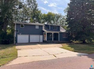 209 E Washington St, Marion, SD 57043