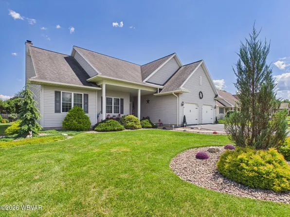 1049 Creekside Ln, Jersey Shore, PA 17740