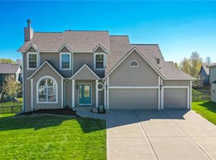 811 Red Maple Dr, Liberty, MO 64068