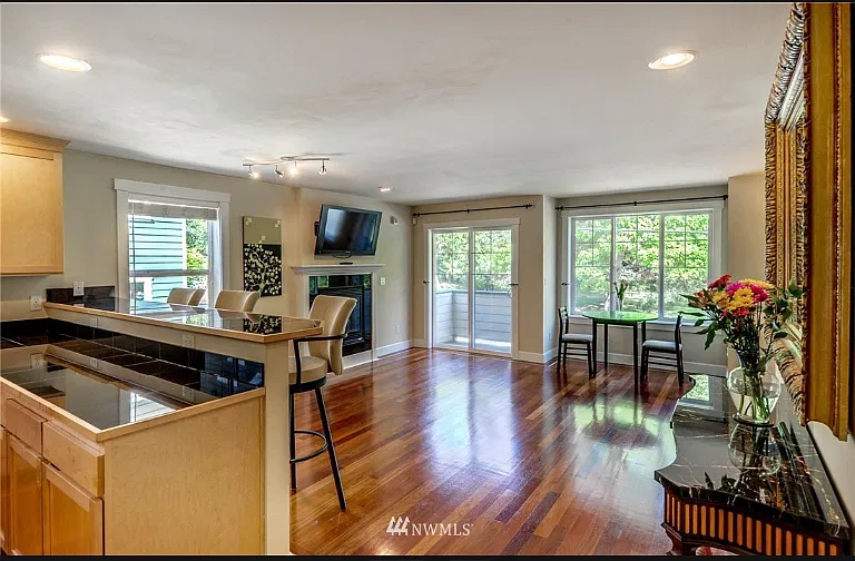 3 bed, 1470 sqft, $3,850 — Photo 2