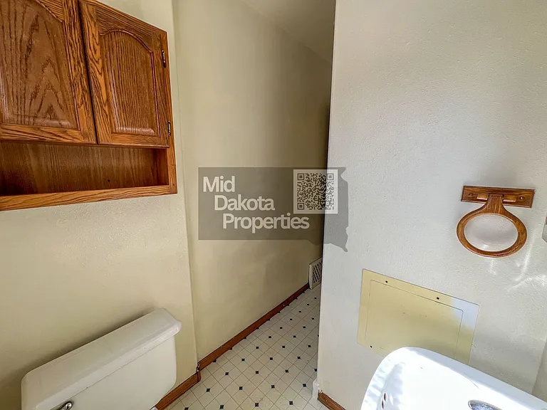 933 E 5th Ave — Photo 14