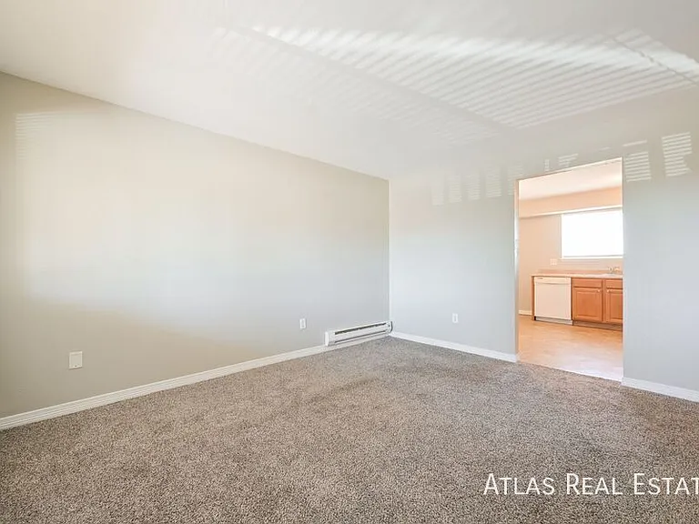 960 Bishop Ct #A — Photo 5