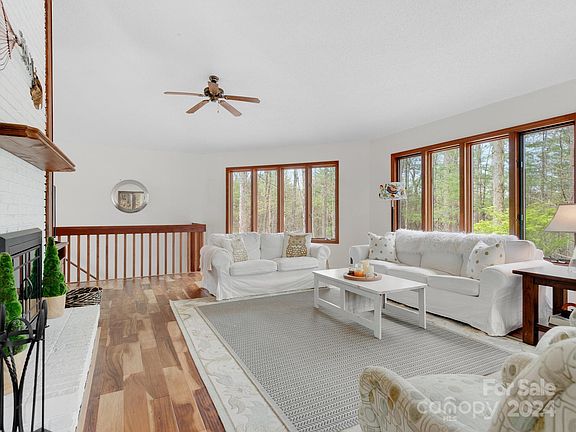 5th image of 1030 River Bend Dr
