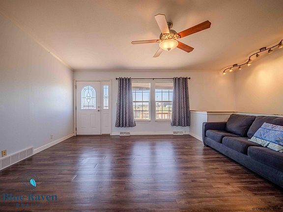 4th image of 13 Meadow Ln
