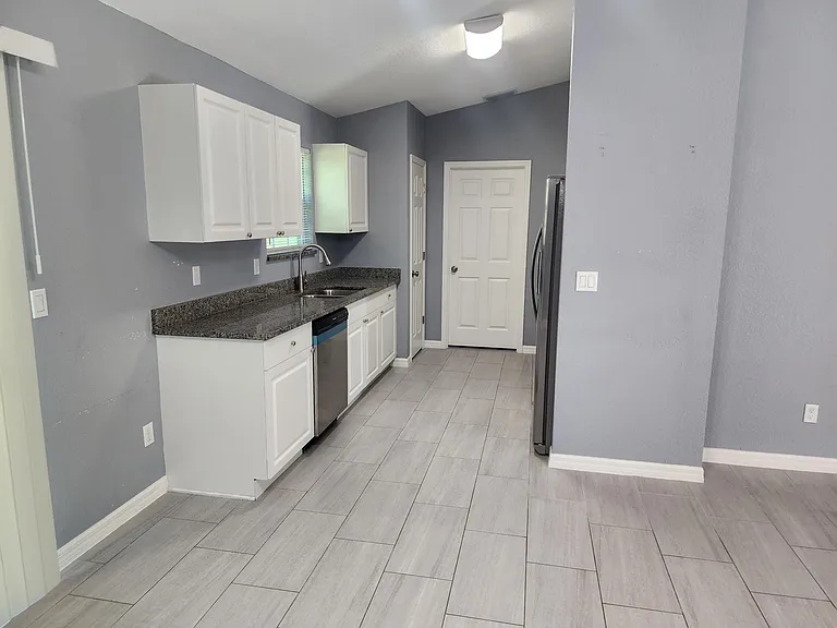 202 Oak Lane Cir — Photo 7
