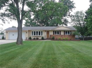 8720 Parkdale Dr, North Royalton, OH 44133