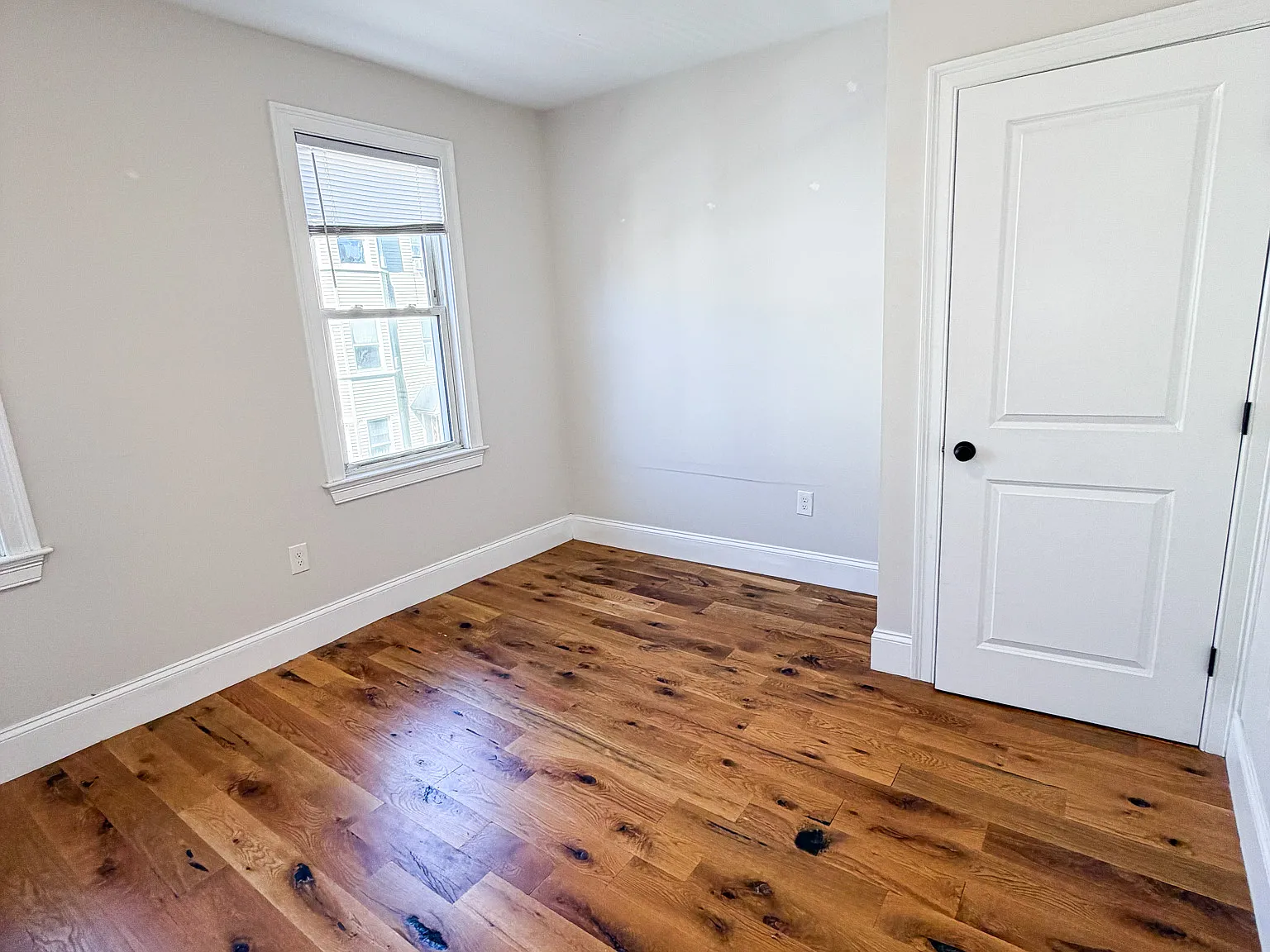 4 bed, $1,000 — Photo 3