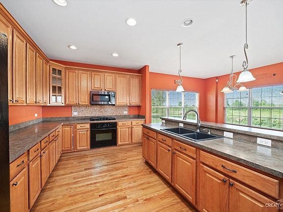 4th image of 22 Windstone Dr