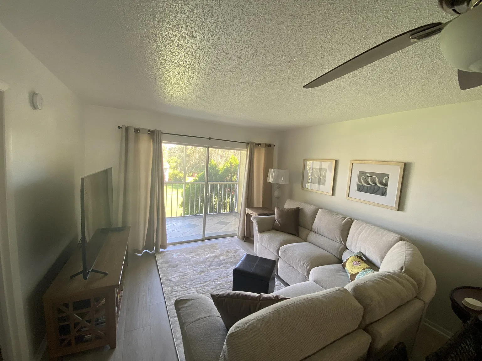 944 Capri Isles Blvd — Photo 2