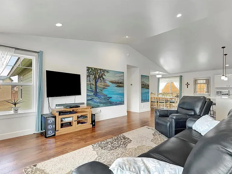 668 Winding Creek Trl — Photo 13