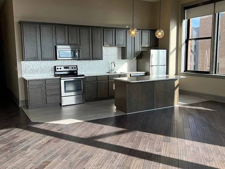 212 Brady St — Photo 34