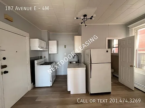 187 Avenue E Photo 1