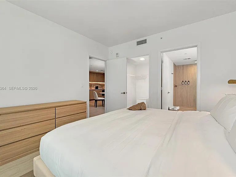77 SE 5th St #1906 — Photo 13