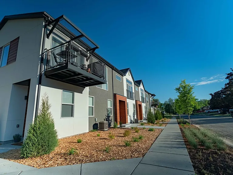 Woods Rose Townhomes — Photo 33