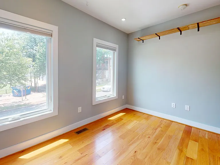 1530 Levis St NE — Photo 9